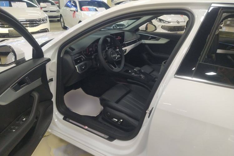 Used Audi A4L 2025 2 Million Units Enjoyment Version 40 TFSI Stylish and Dynamic Type