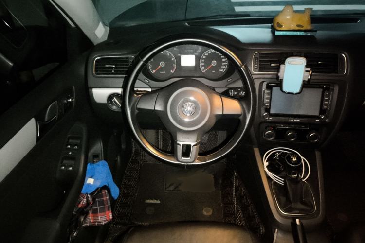 Used Volkswagen Sagitar 2014 Revised Version 1.6L Manual Comfort Edition
