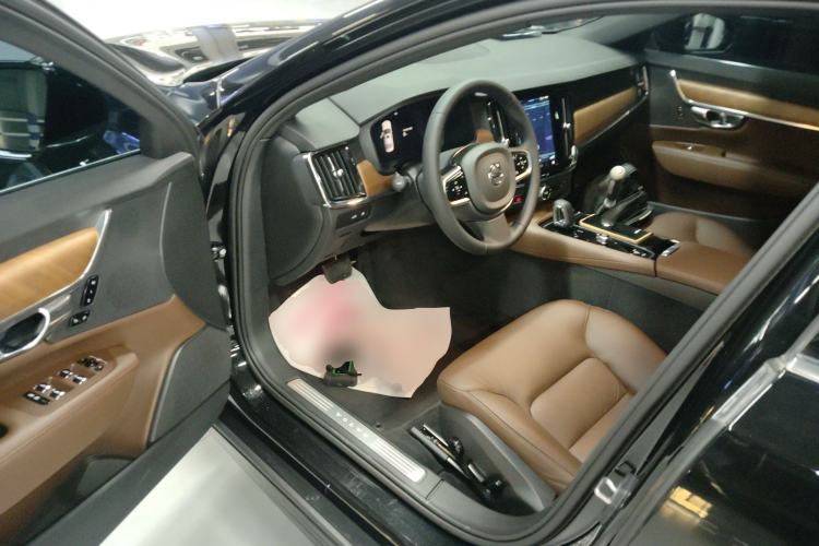 Used Volvo S90 New Energy 2025 Plug-in Hybrid Four-Wheel Drive Long-Range Zhiyi Luxury Edition
