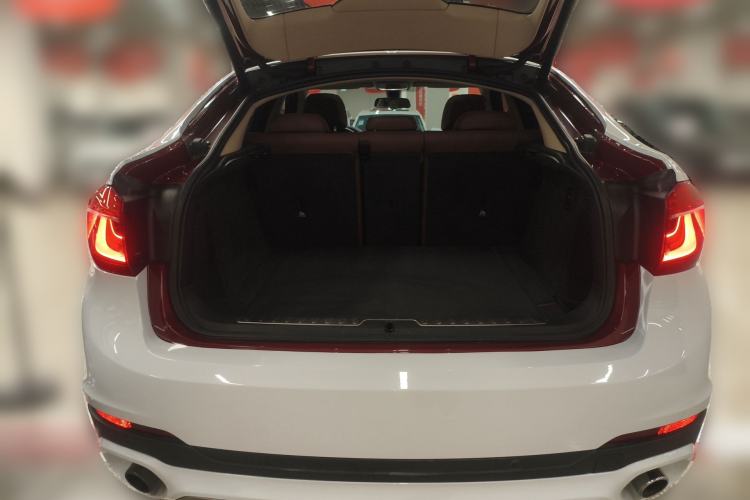 Used BMW X6 2015 xDrive28i Trunk