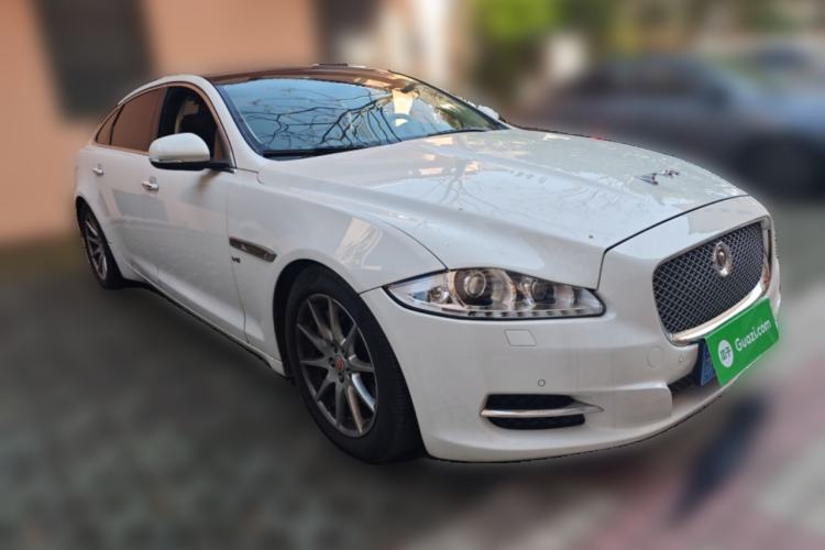 Used Jaguar XJ 2015 XJL 3.0 SC Elegant Business 80th Anniversary Limited Edition Front Right 45 Deg