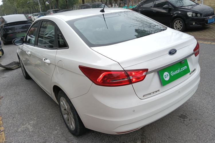 Used Ford Escort 2015 1.5L Automatic Fashion Model
