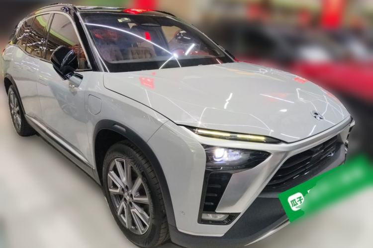 Used Nio ES8 2020 415 km Range 7-Seater Version Front Right 45 Deg
