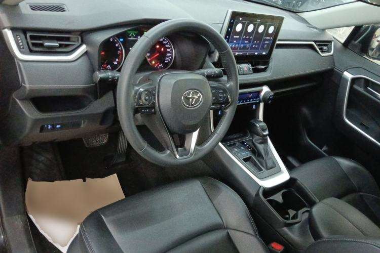 Used Toyota Wildlander 2021 2.0L CVT Two-Wheel Drive Luxury Edition Center Console