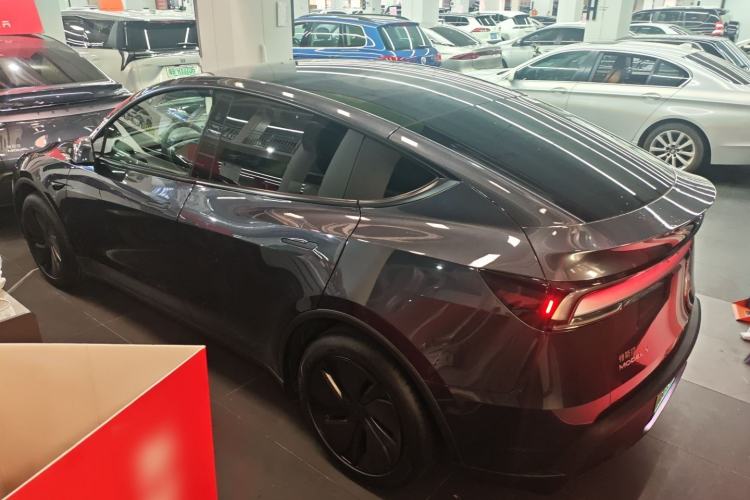 Used Tesla Model Y 2025 Rear-Wheel-Drive Version
