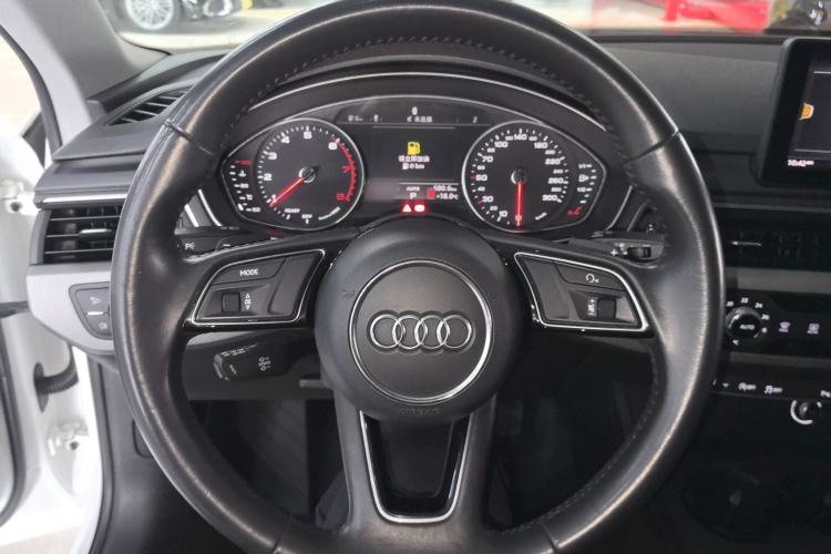 Used Audi A4L 2018 30th Anniversary Edition 40 TFSI Trendy Model Steering Wheel