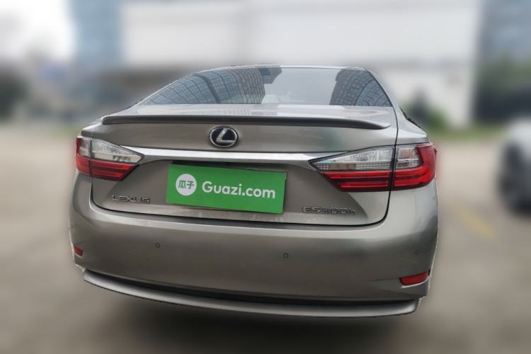 Used Lexus ES 2017 300h Mark Levinson Comfort Edition