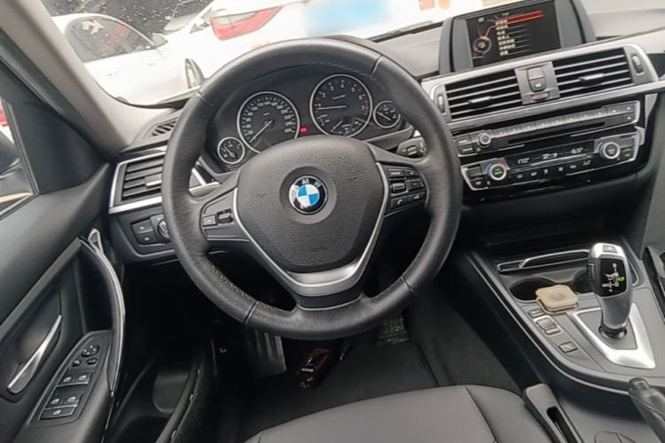 Used BMW 3 Series 2017 320Li Fashion Model
