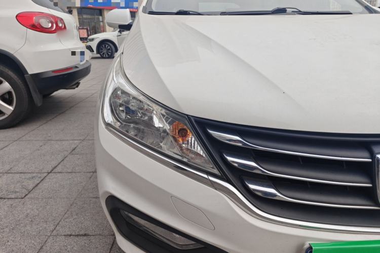 Used Baojun 310 2017 1.5L Automatic Fashion Model Right Front Headlight