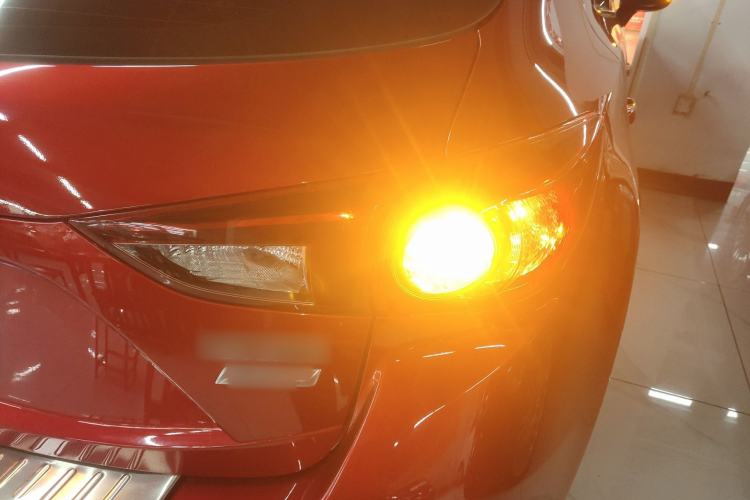 Used Mazda Mazda 3 Axela 2016 Hatchback 1.5L Automatic Comfort Model
