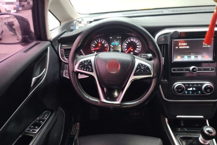 Used BYD Song MAX 2018 1.5T Manual Smart Connect Luxury 6-Seater
