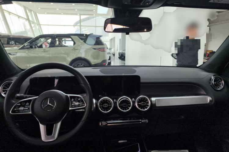 Used Mercedes-Benz GLB 2022 Refresh GLB 200 Dynamic Edition Center Console