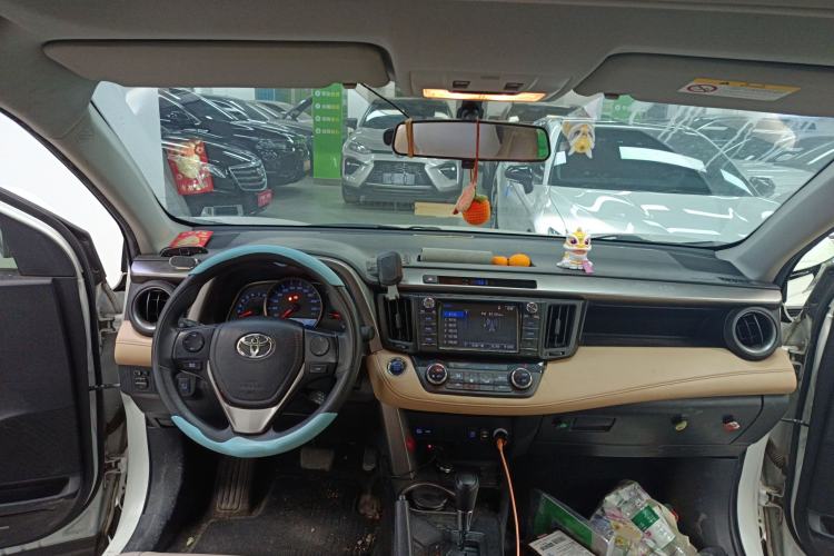 Used Toyota RAV4 2016 2.0L CVT Two-Wheel Drive Fashion Edition China V Standard