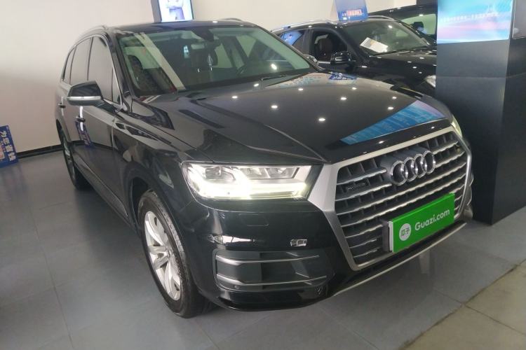 Used Audi Q7 2018 40 TFSI Comfort Model
