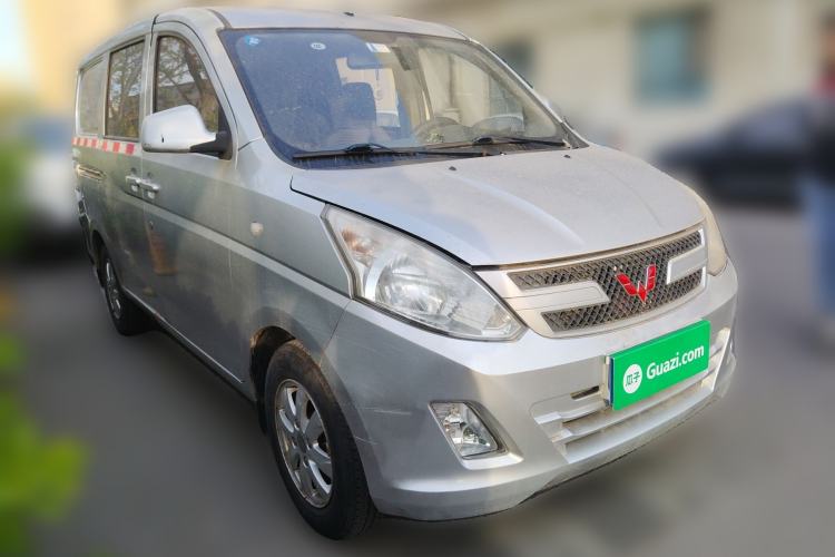 Used Wuling Rongguang V 2016 1.5L Practical Version Front Right 45 Deg