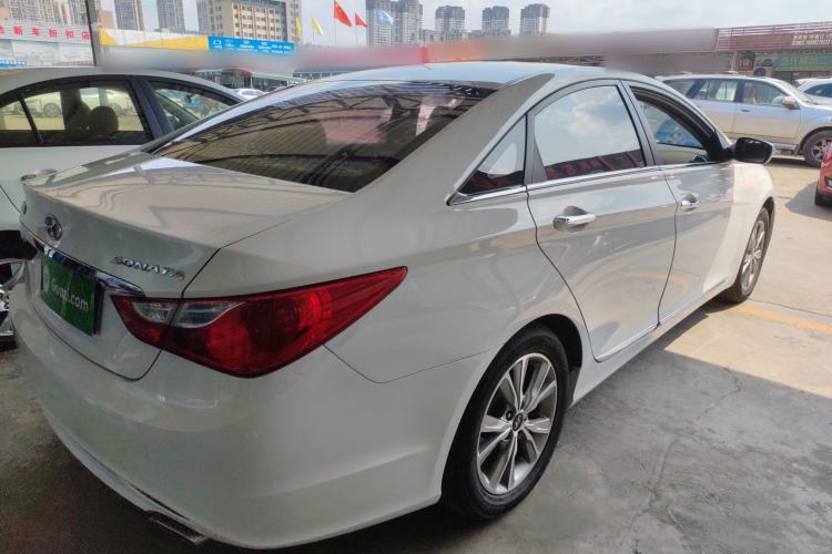 Used Hyundai Sonata 2015 Classic 2.0L Automatic Luxury Edition Rear Right 45 Deg