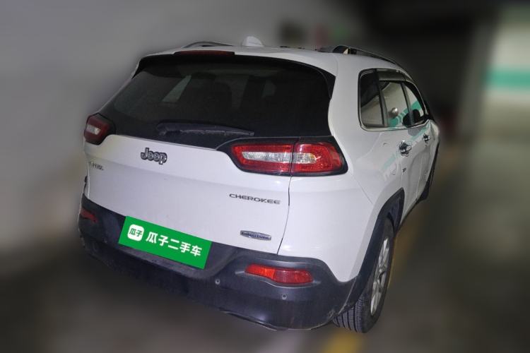 Used Jeep Cherokee 2016 2.4L Leading Edition
