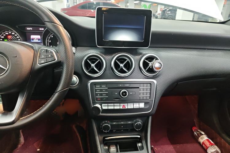 Used Mercedes-Benz A-Class 2017 A 200 Fashion Model Audio And AC Panel