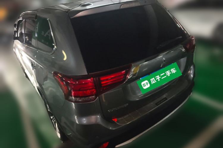 Used Mitsubishi Outlander 2016 2.4L 4x4 Elite Edition 7-Seater

