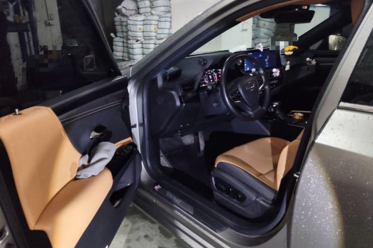 Used Lexus ES 2023 200 Excellence Edition