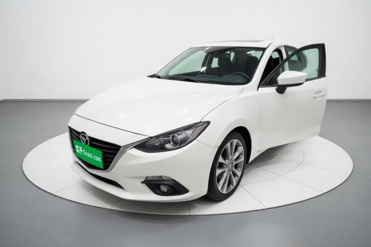 Used Mazda 3 Axela 2016 Hatchback 1.5L Automatic Luxury Model