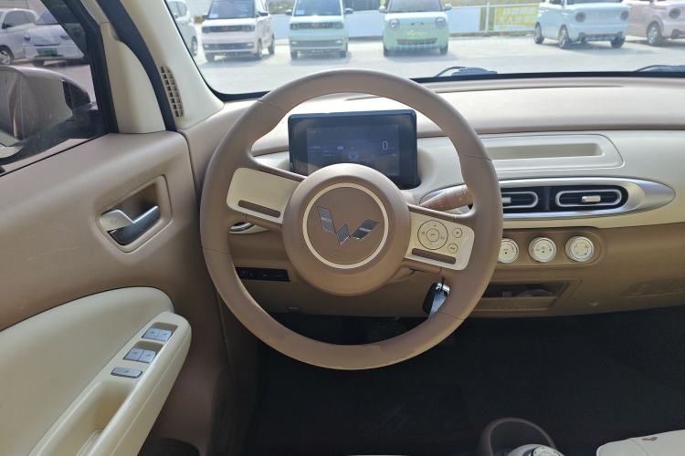 Used Wuling Hongguang MINIEV 2025 Four-Door Version Advanced Edition Steering Wheel