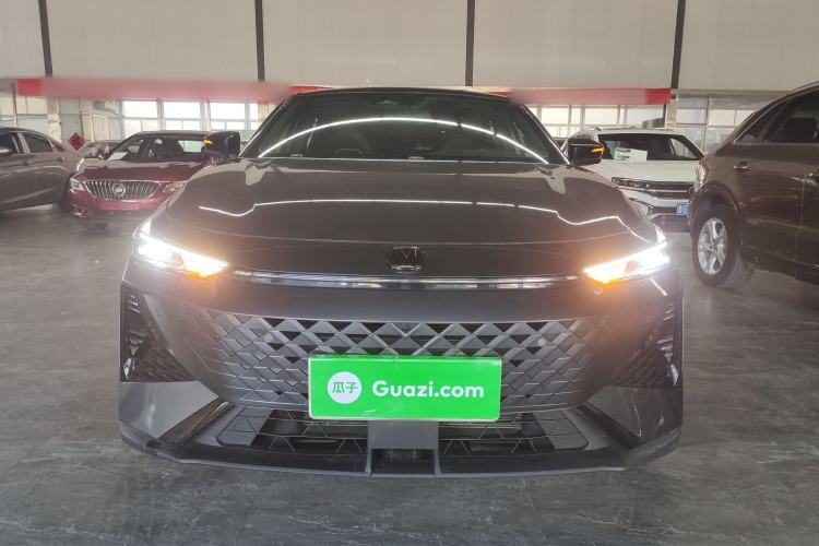 Used CHANGAN UNI-V 2024 1.5T Prestige Edition Front