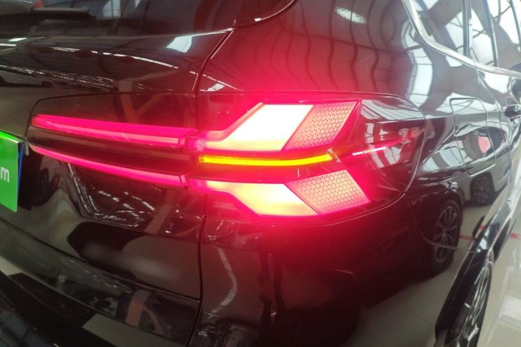 Used BMW X5 2023 xDrive 40Li M Sport Package