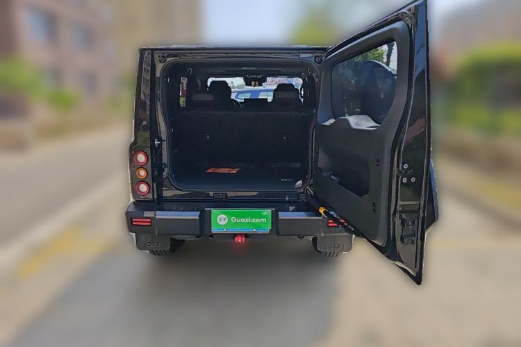 Used 212 T01 2024 2.0T Explorer Trunk