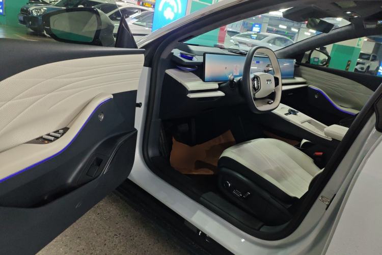 Used Geely Galaxy E8 2024 550 km Range Rear-Drive MAX