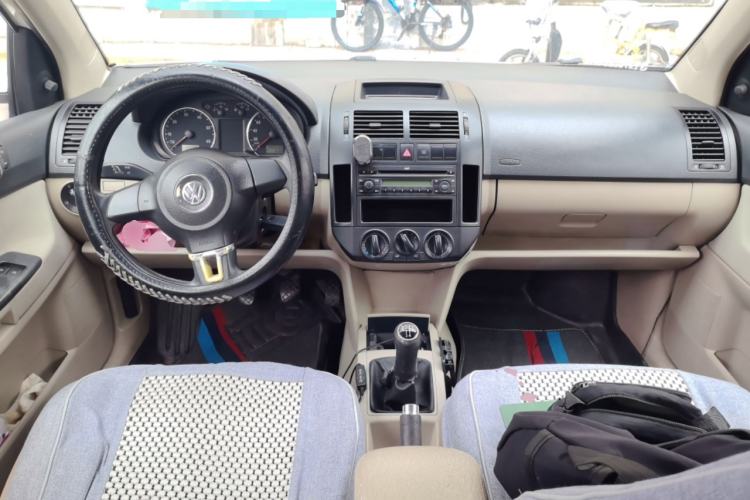 Used Volkswagen Polo 2011 Jingqu 1.4L Manual Sile Edition Center Console