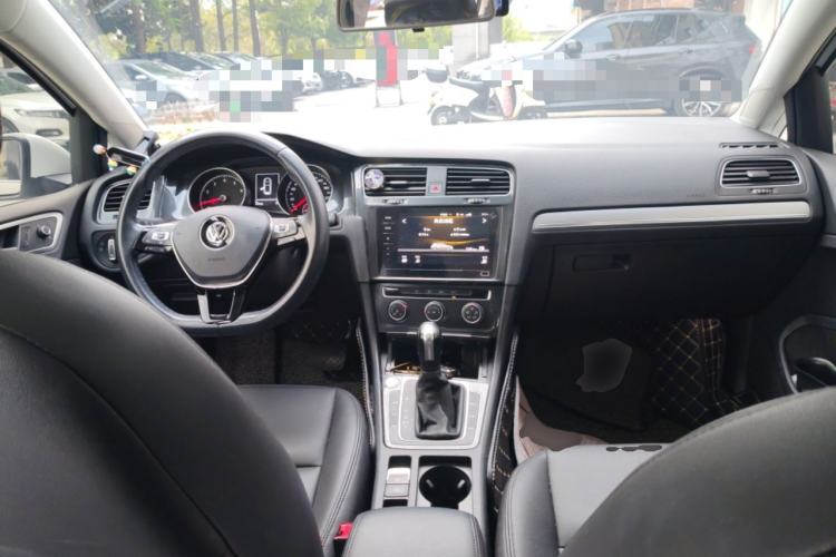 Used Volkswagen Golf 2020 Zhiai Edition 200TSI DSG Comfortable & Ambitious Version
