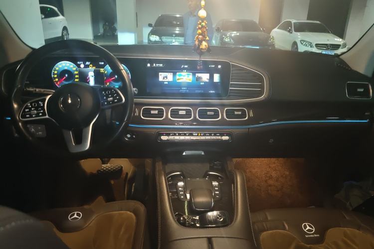 Used Mercedes-Benz GLS 2021 Refresh GLS 450 4MATIC Fashion Edition Center Console