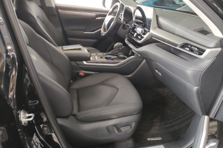 Used Toyota Highlander 2024 2.5L Smart Electric Hybrid Dual-Engine Four-Wheel Drive Prestige Version – 7 Seats