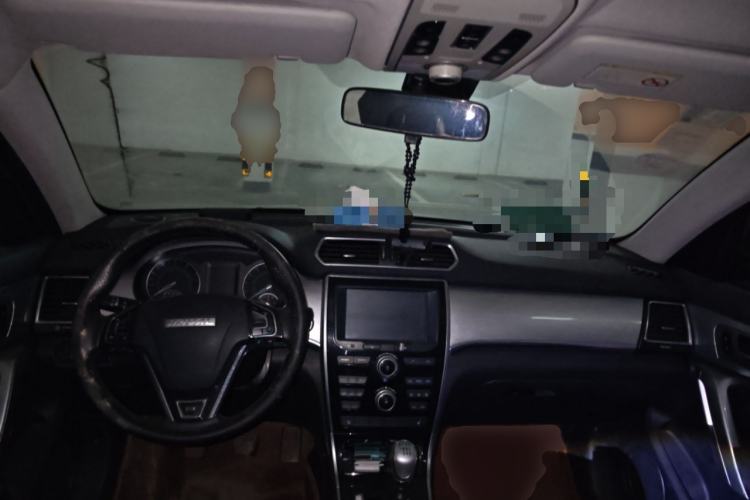 Used Haval H2 2016 Red Label 1.5T Manual Two-Wheel Drive Elite Model
