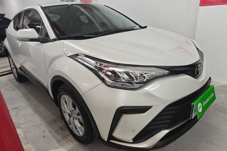 Used Toyota IZOA 2021 2.0L Enjoy Edition Front Right 45 Deg