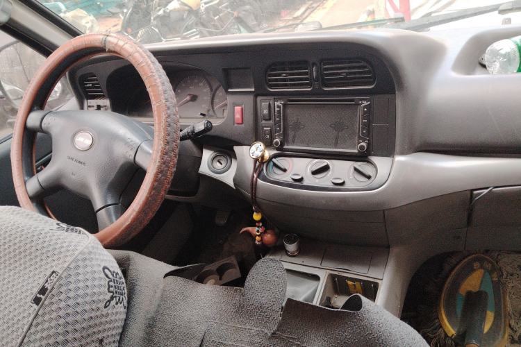 Used Jinbei Hiace 2016 2.2L Express Van Version V22
