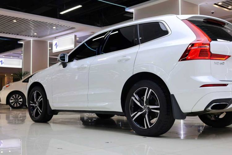 Used Volvo XC60 2018 T5 4x4 Smart & Sporty Edition Exterior 10