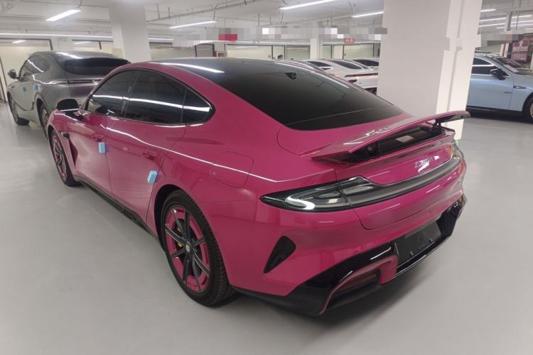 Used Xiaomi Auto SU7 2024 Four-Wheel Drive Ultra-Long Range Advanced Intelligent Driving Max Edition