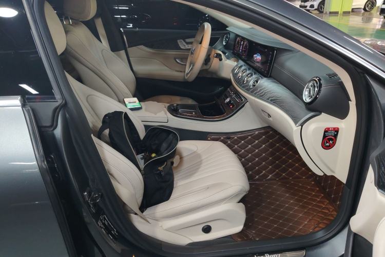 Used Mercedes-Benz CLS 2018 CLS 300 Dynamic Edition Right Front Seat