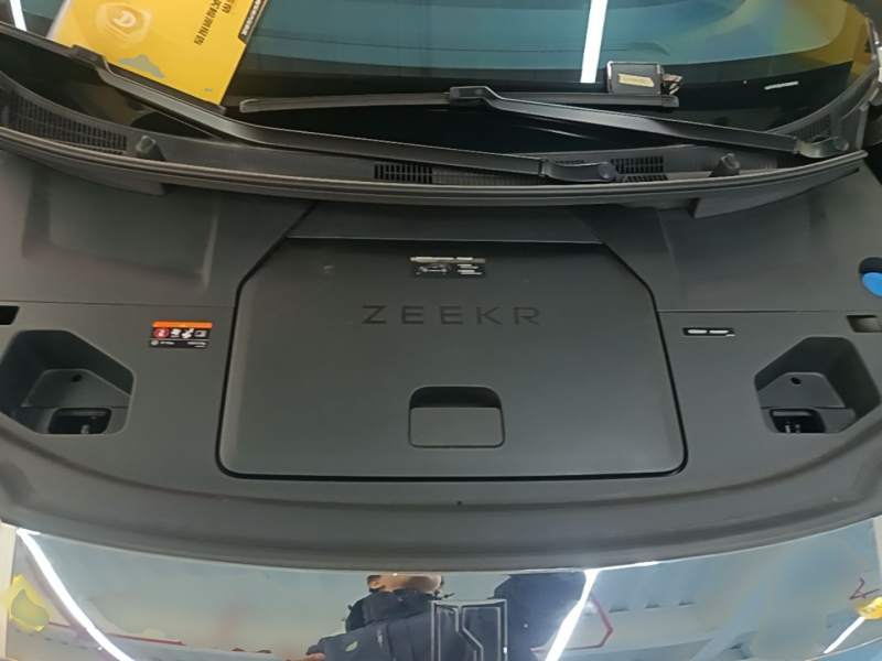 Used Zeekr 009 2022 WE Edition — 19