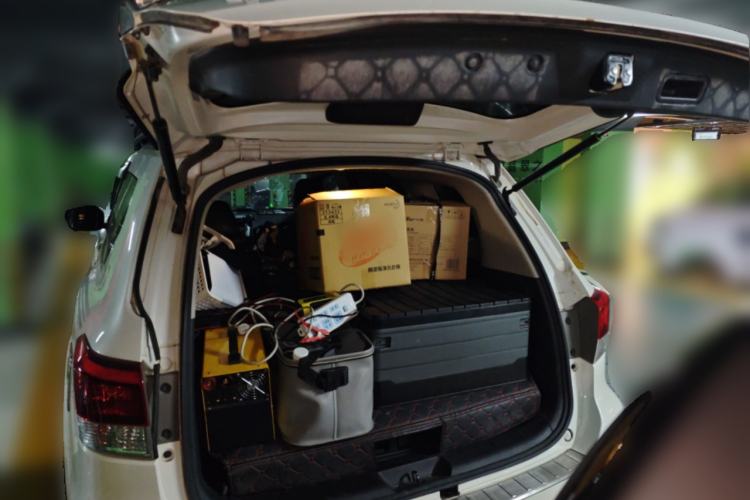 Used Nissan Terra 2018 2.5L Automatic 4x4 Luxury Edition Trunk