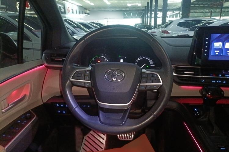 Used Toyota SIENNA 2021 2.5L Hybrid Luxury Edition Steering Wheel