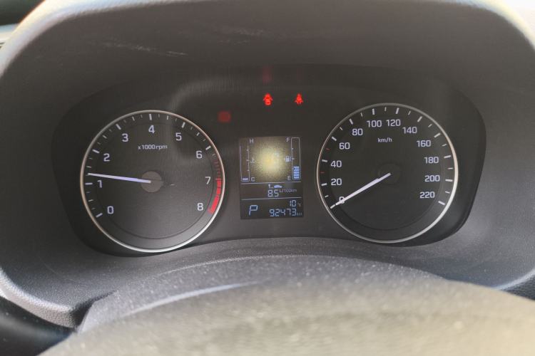 Used Hyundai ix25 2015 1.6L Automatic Two-Wheel-Drive Deluxe DLX Model