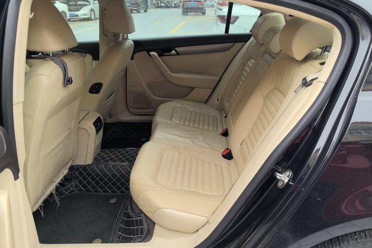 Used Volkswagen Magotan 2015 1.8TSI Advanced Model Left Rear Seat