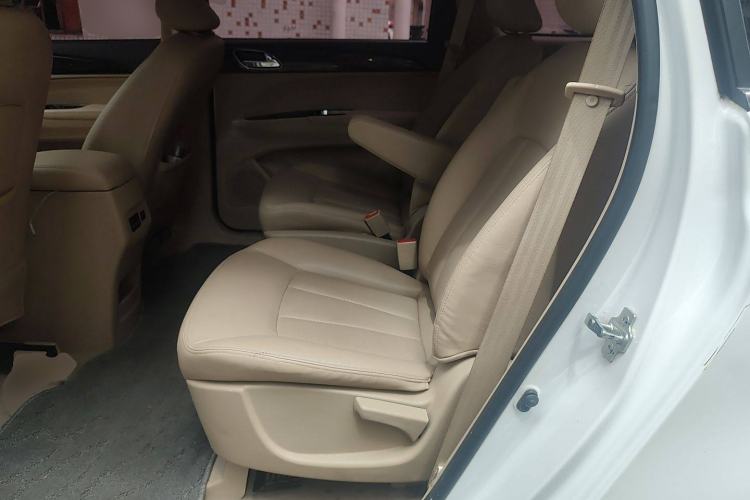 Used Baojun 730 2016 1.8L iAMT Luxury Model 7 Seats Left Rear Seat