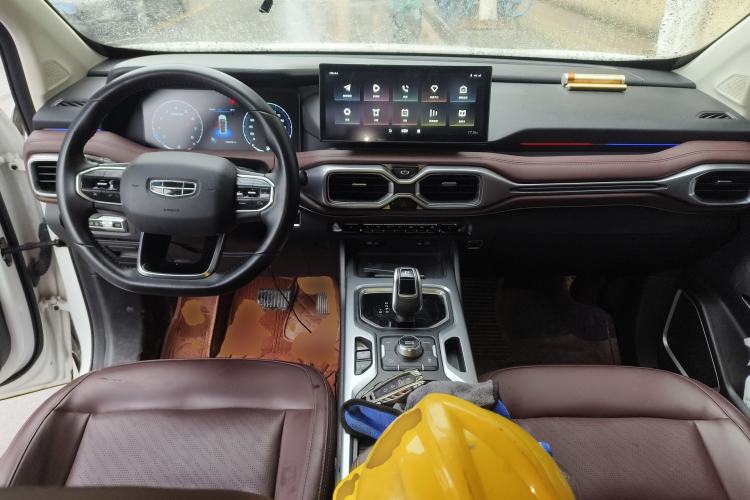 Used Geely Auto Haoyue 2022 1.8TD Automatic Prestige 7-Seater Center Console