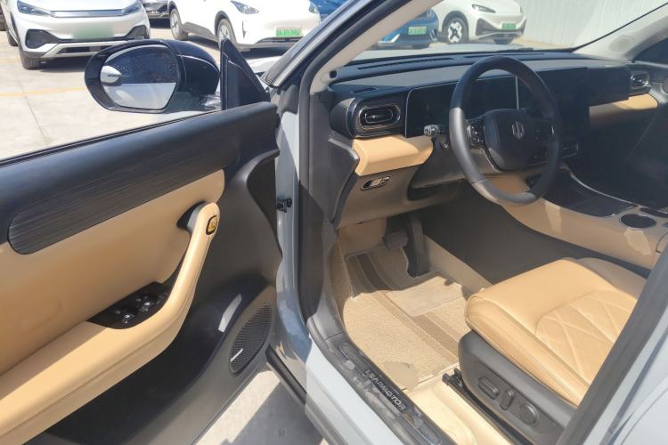 Used Leapmotor C11 2024 All-Electric 580 Luxury Edition Driver Seat