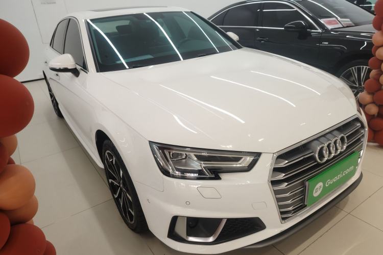 Used Audi A4L 2019 40 TFSI Fashion Edition China VI Emission Standard Front Right 45 Deg