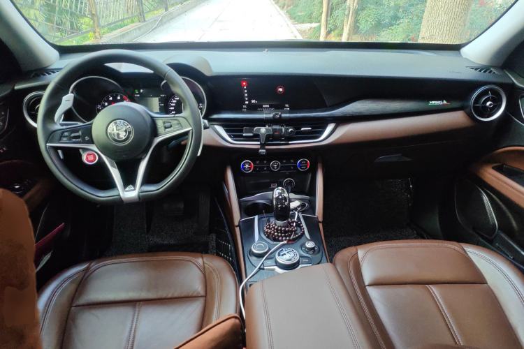 Used Alfa Romeo Stelvio 2017 2.0T 200HP Luxury Edition